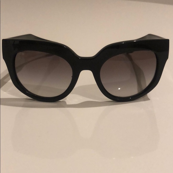 Prada black sunglasses - Picture 4 of 4